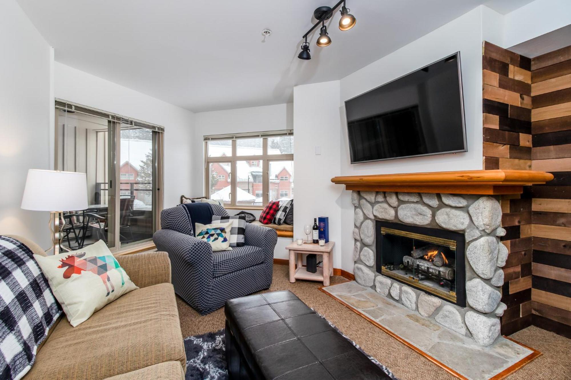 ウィスラーCreekside Slopeside 1Br With Pool, Hot Tub, Bbqアパートメント エクステリア 写真