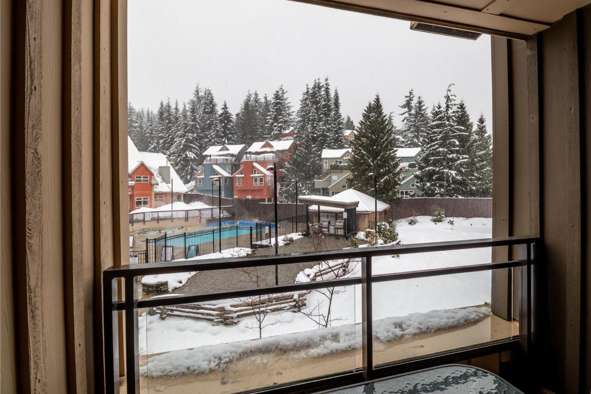 ウィスラーCreekside Slopeside 1Br With Pool, Hot Tub, Bbqアパートメント エクステリア 写真